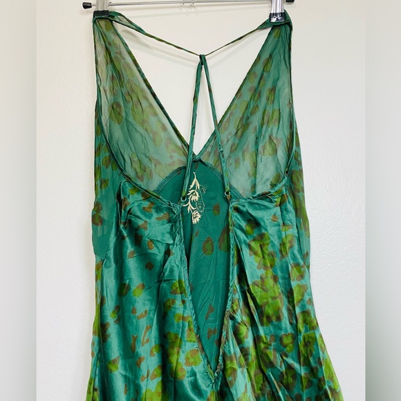 Vintage Victoria’s Secret Slip Dress 100% Silk Beaded  Leopard Print Size L - Picture 5 of 11